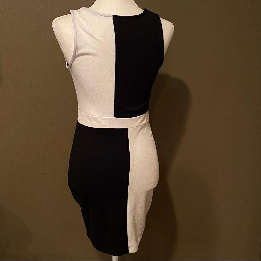 Soprano Dress - Picture 5 of 11